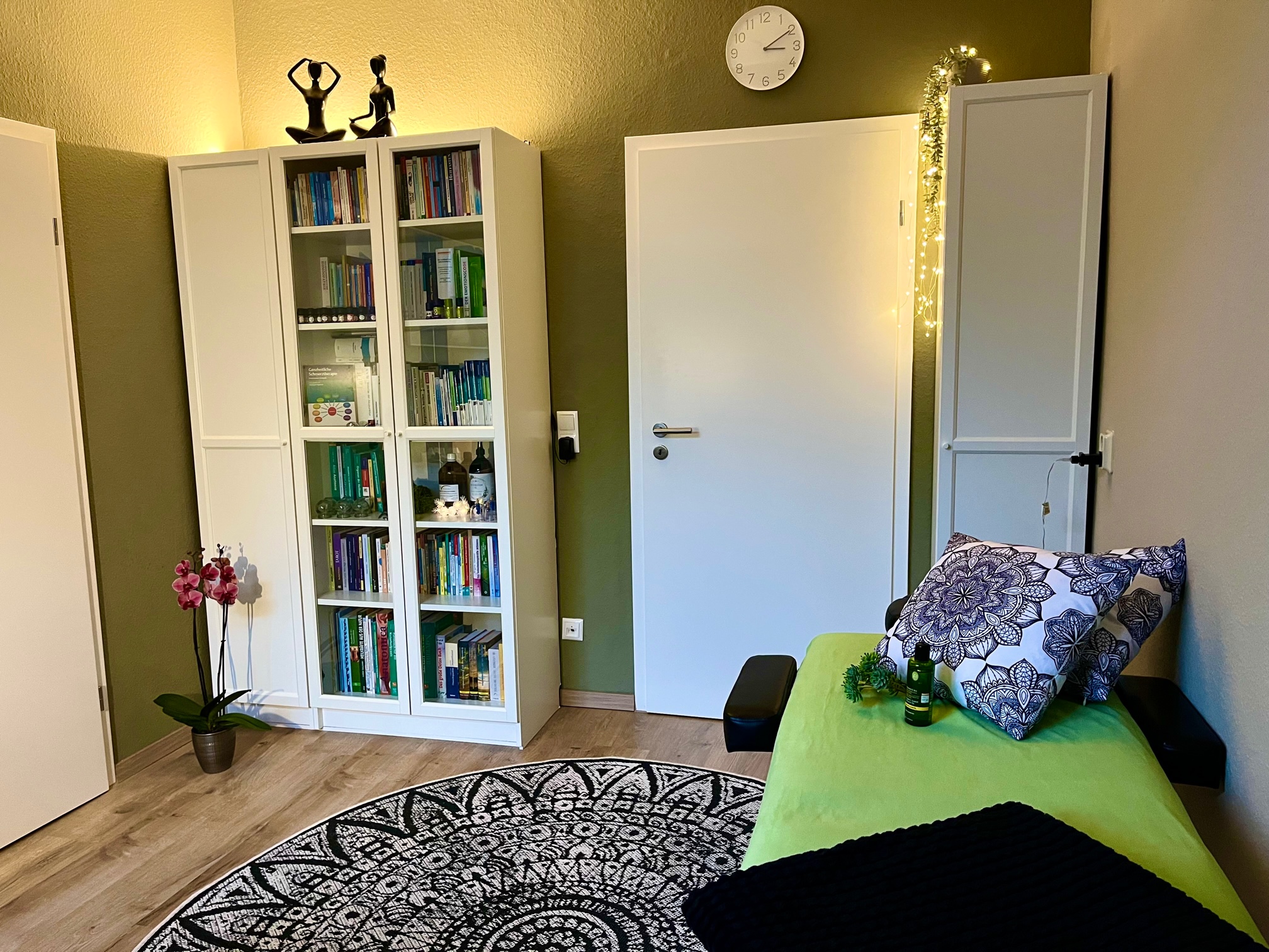 Heilpraktiker: Ganzheitliche Schmerztherapie und Naturheilkunde, Chiropraktik. Heilpraktikerin Christel Müller