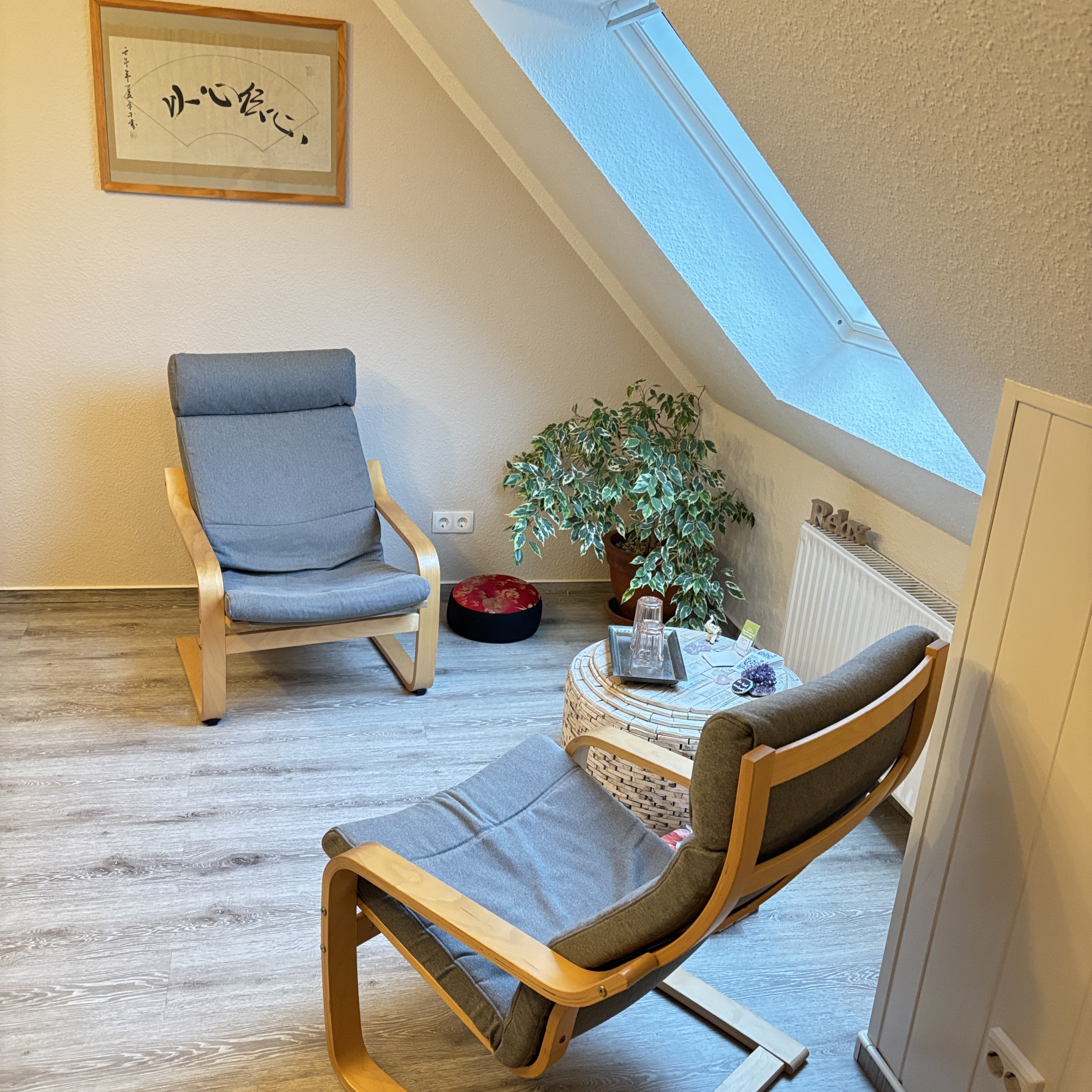  Praxis für körperorientierte Psychotherapie & Traumatherapie- Heilpraktikerin Dorit Dax-Frebel Praxis Räume Eindrücke aus dem Praxisraum 